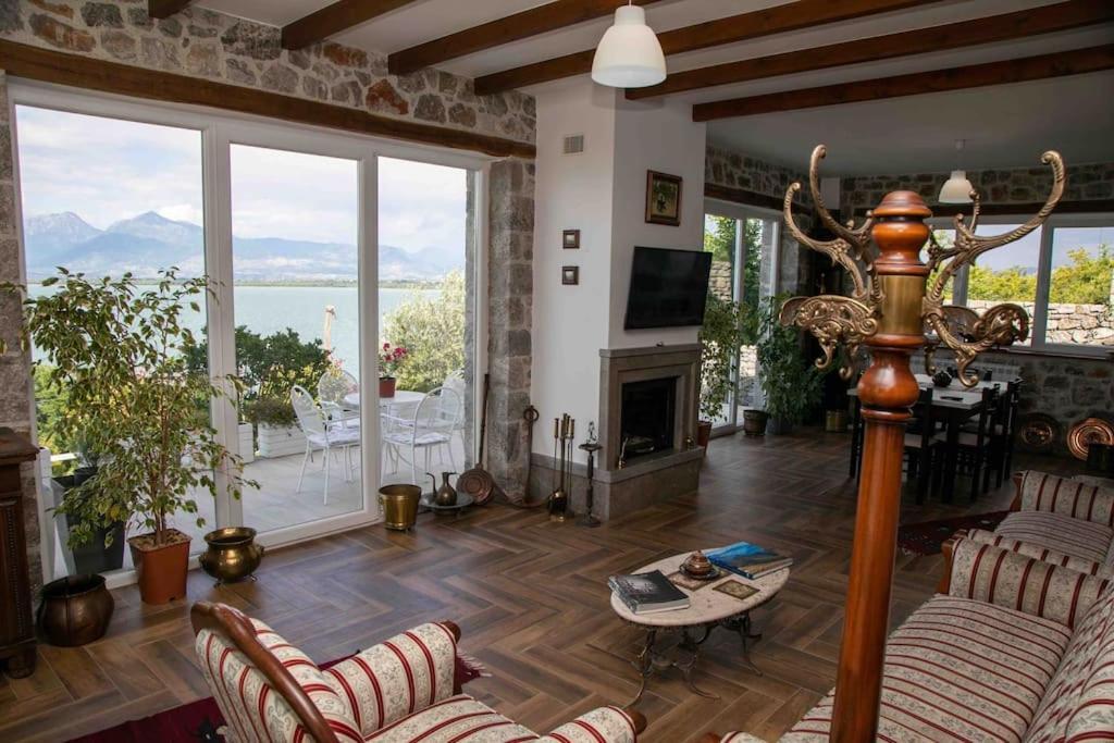 Vintage House With Stunning View Of Shkodra Lake Villa Exterior foto